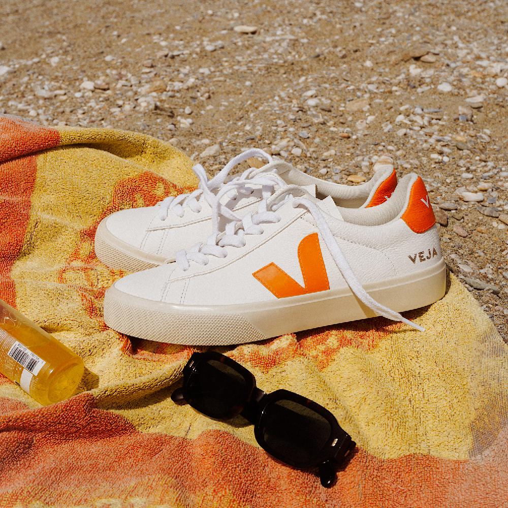 Veja CAMPO LEATHER WHITE FURY