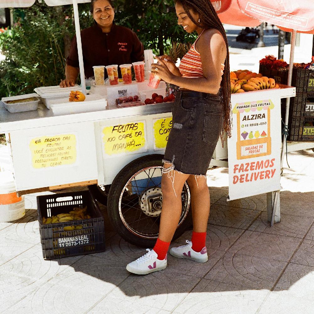 Veja CAMPO LEATHER WHITE MULBERRY