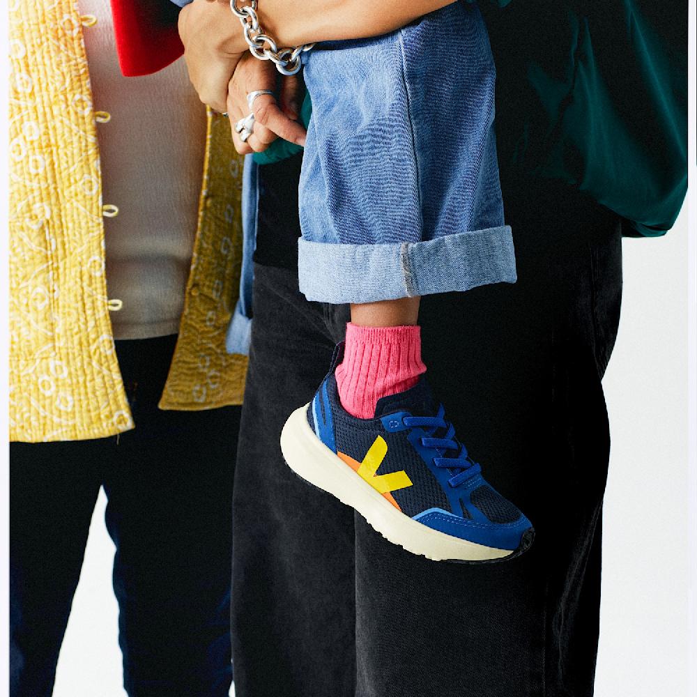 Veja CANARY ELASTIC LACES ALVEOMESH NAUTICO TONIC