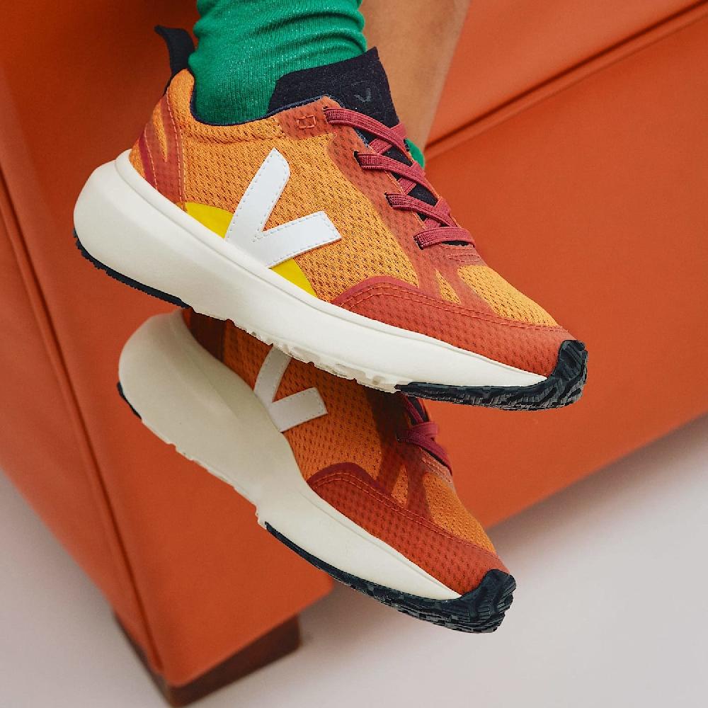 Veja CANARY ELASTIC LACES ALVEOMESH PUMPKIN WHITE