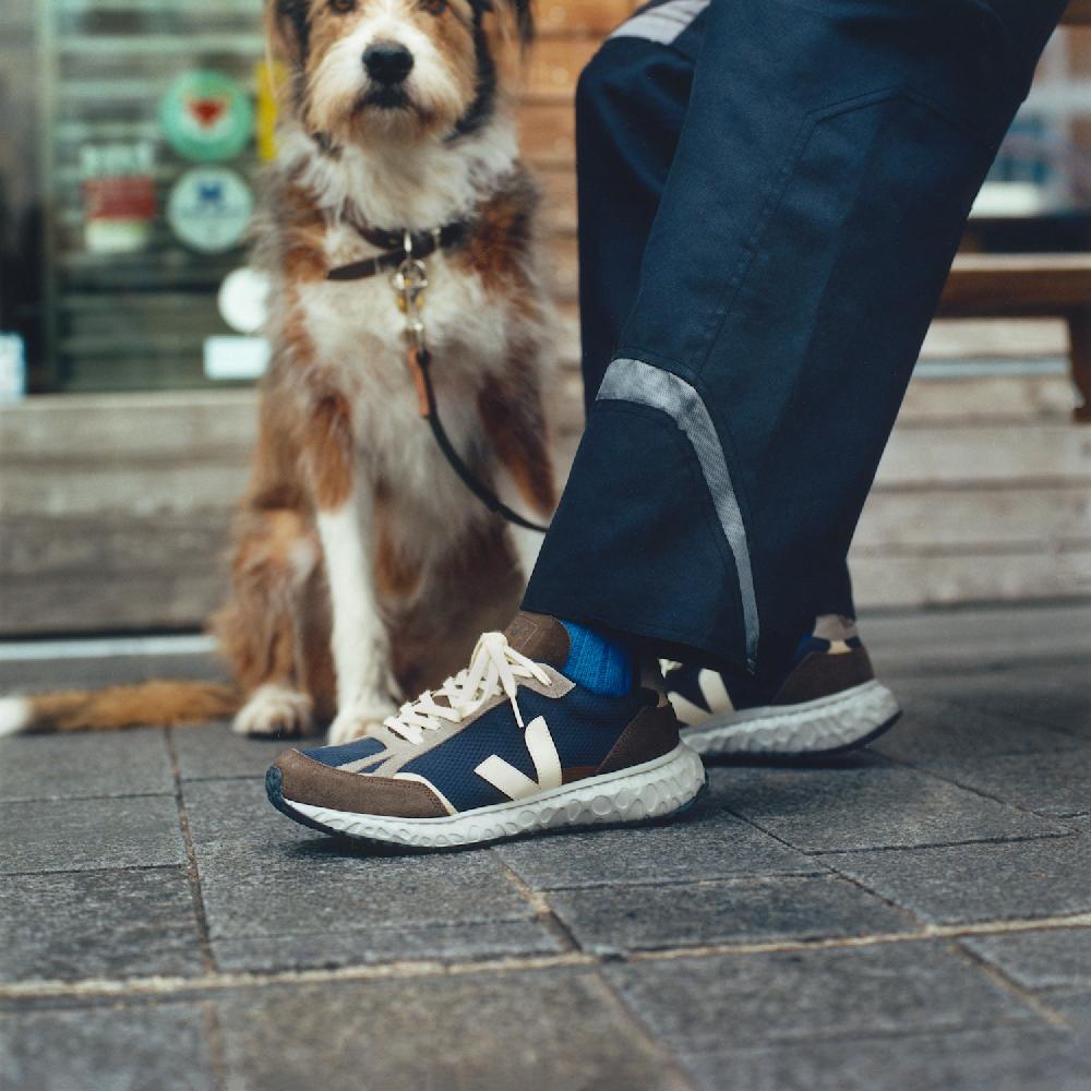 Veja CONDOR ROYALE ALVEOMESH BLACK CASHEW EAGLE