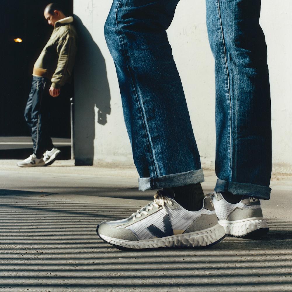 Veja CONDOR ROYALE ALVEOMESH LIGHT GREY