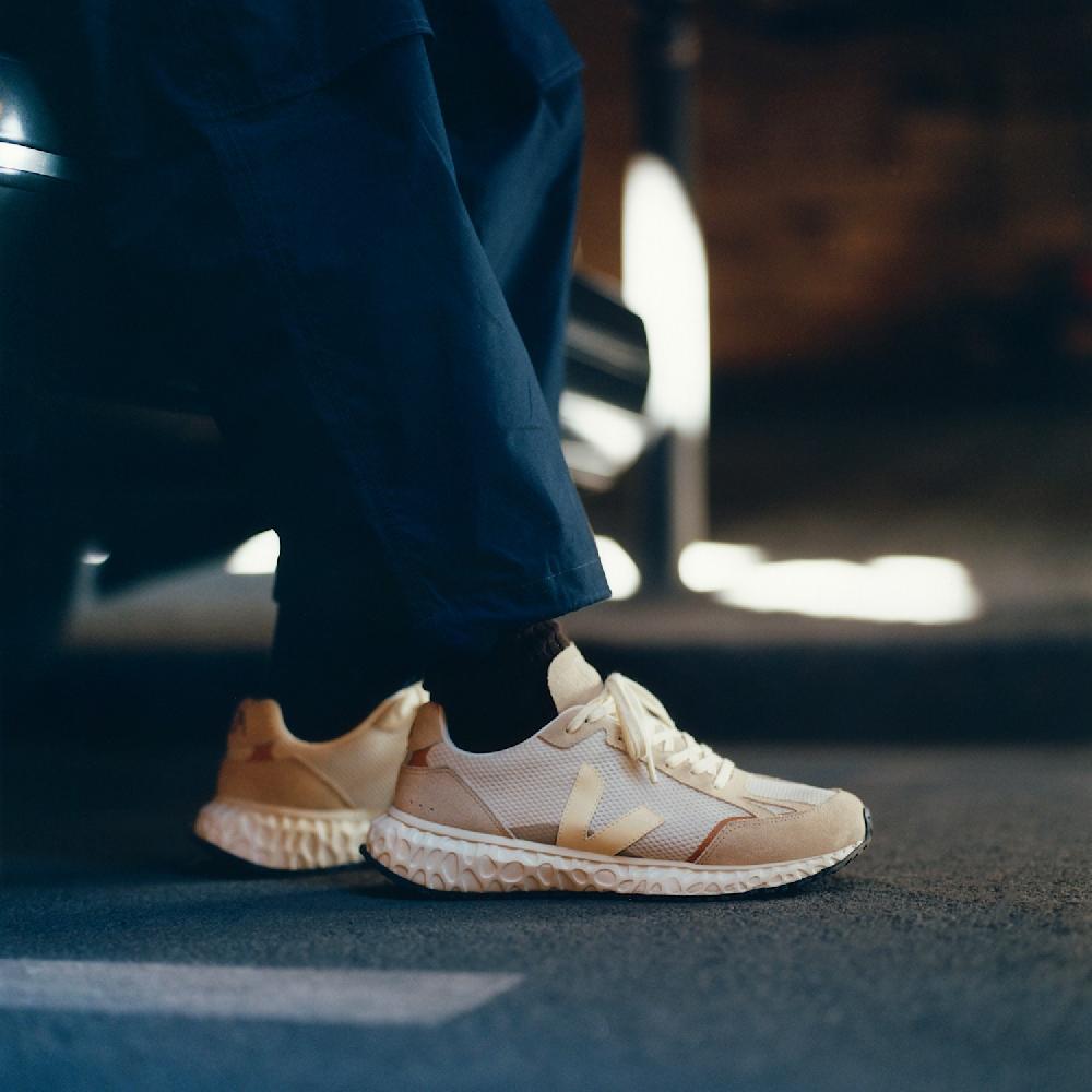 Veja CONDOR ROYALE ALVEOMESH NATURAL BUTTER