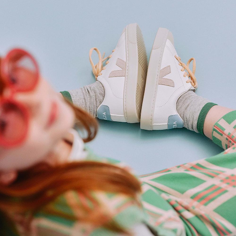 Veja ESPLAR LEATHER WHITE SABLE STEEL