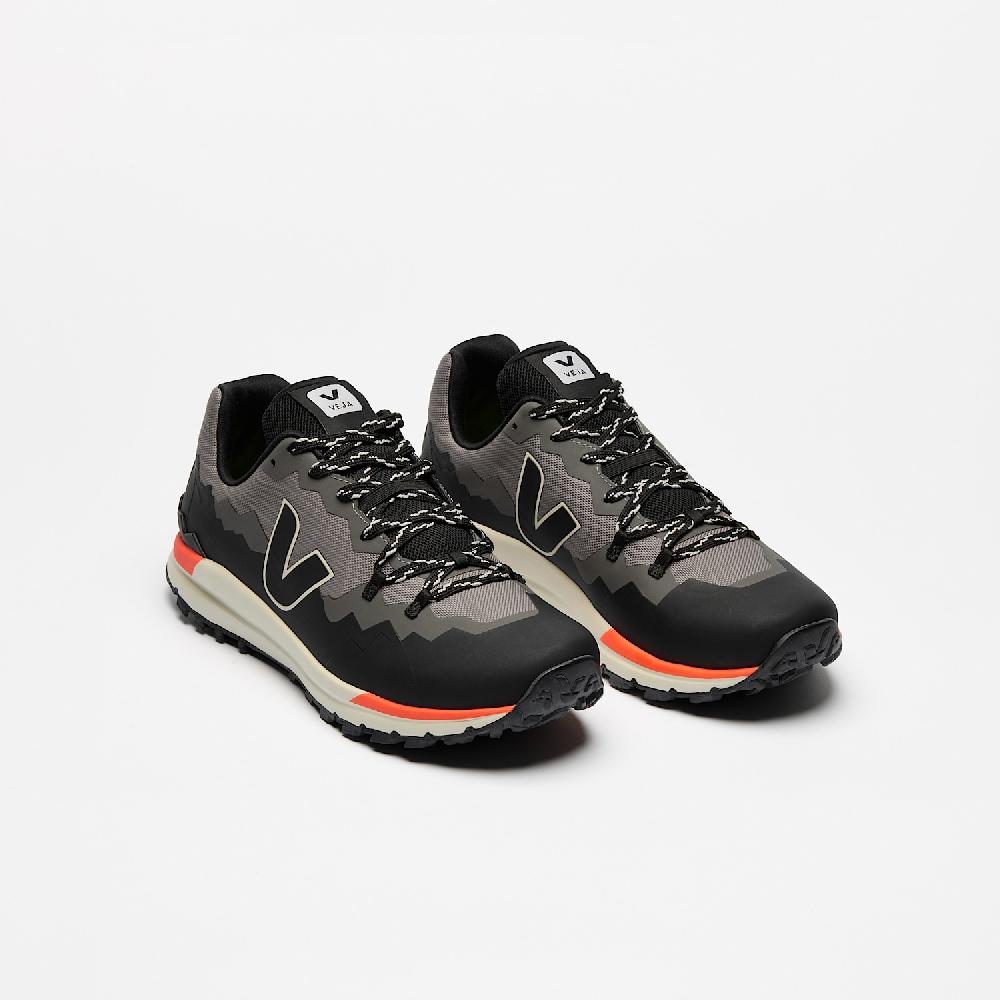 Veja FITZ ROY TREK-SHELL BASALTE BLACK