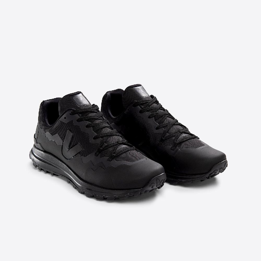 Veja FITZ ROY TREK-SHELL FULL BLACK