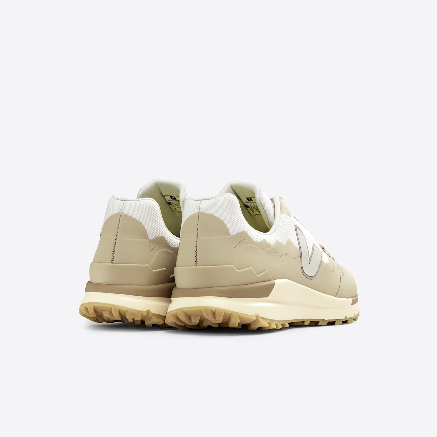 Veja FITZ ROY TREK-SHELL GRAVEL PIERRE ALMOND