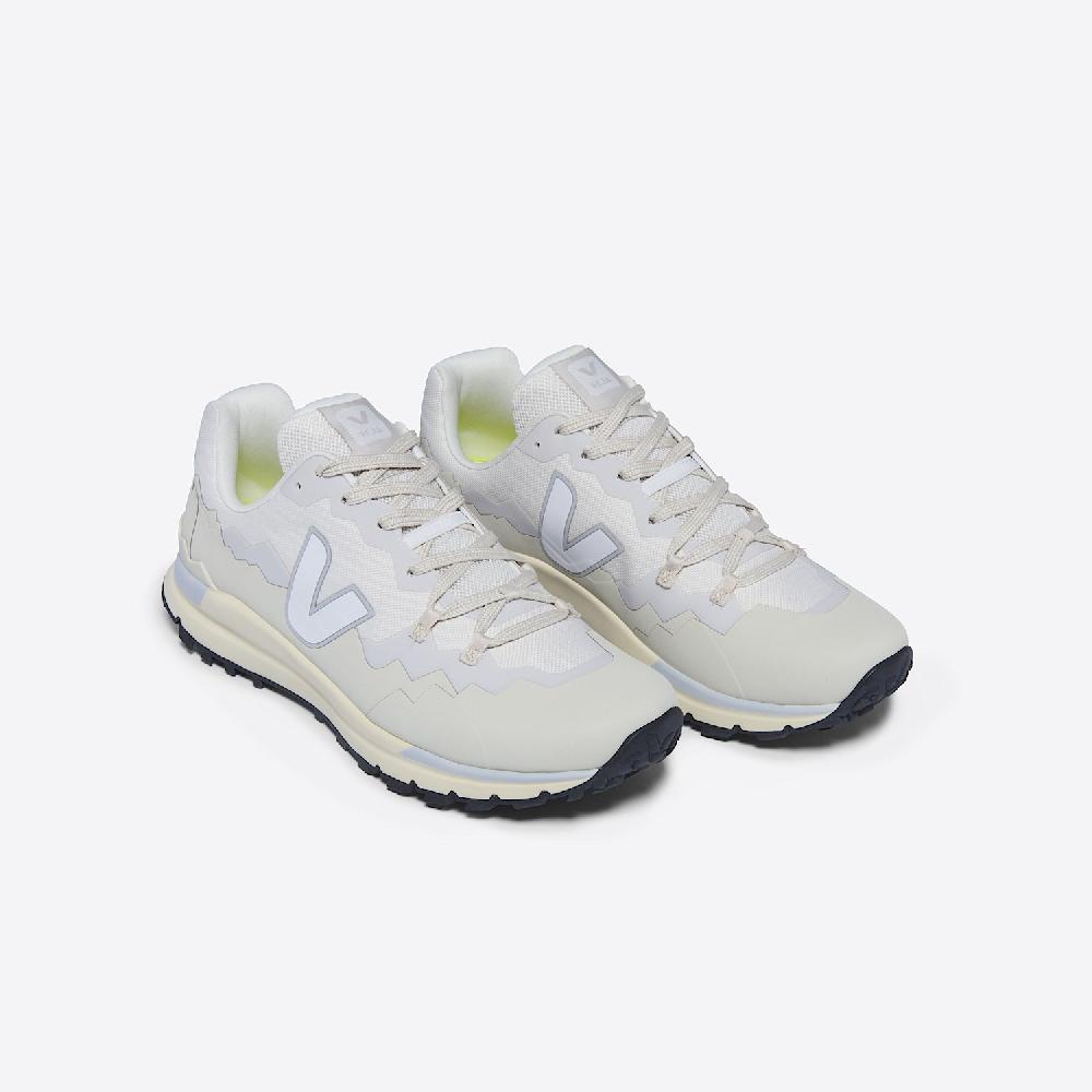 Veja FITZ ROY TREK-SHELL GRAVEL WHITE