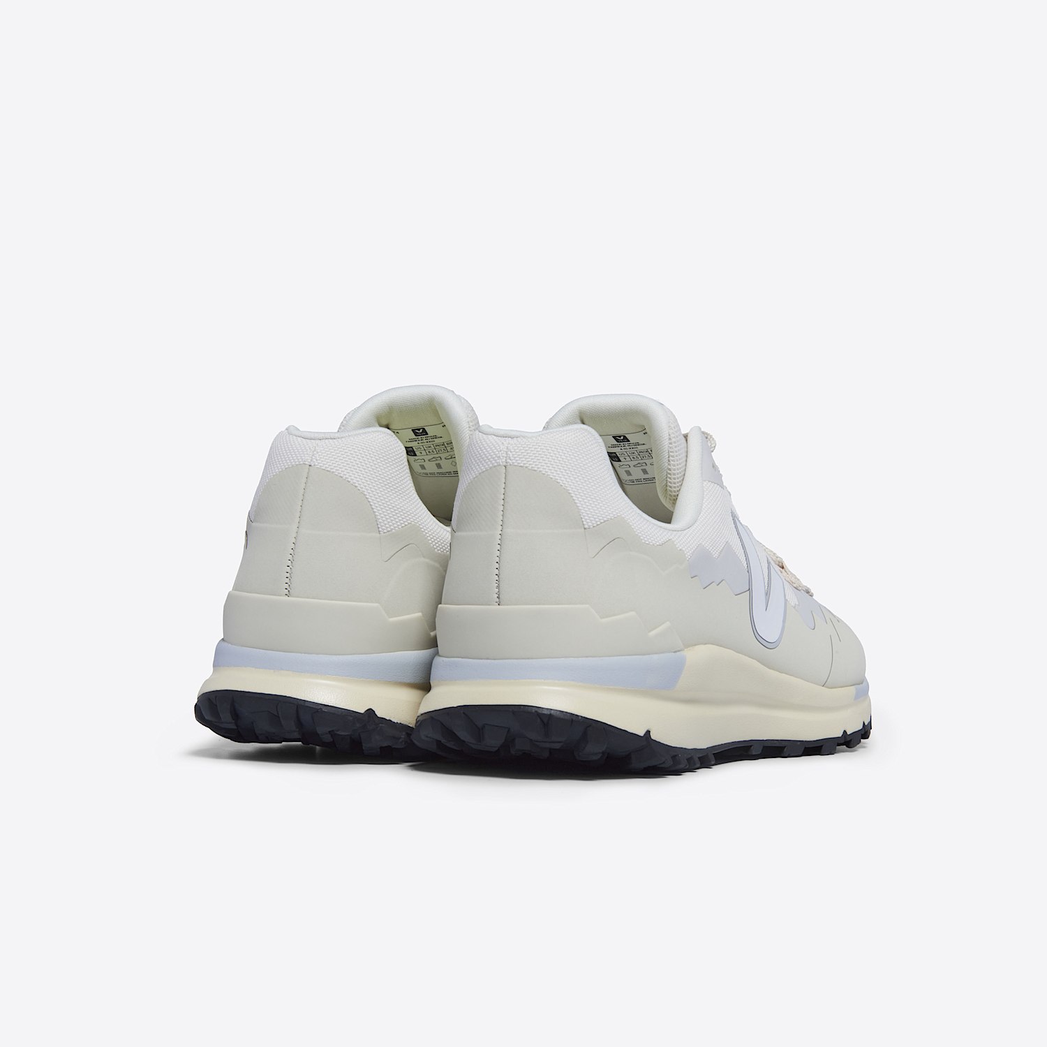 Veja FITZ ROY TREK-SHELL GRAVEL WHITE