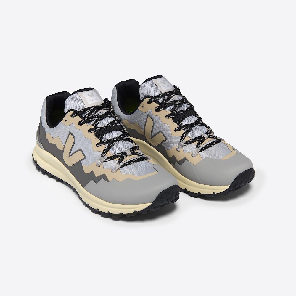 Veja FITZ ROY TREK-SHELL SHARK ALMOND