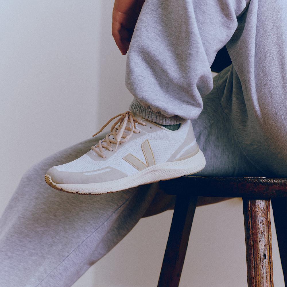 Veja IMPALA ENGINEERED-MESH EGGSHELL PIERRE