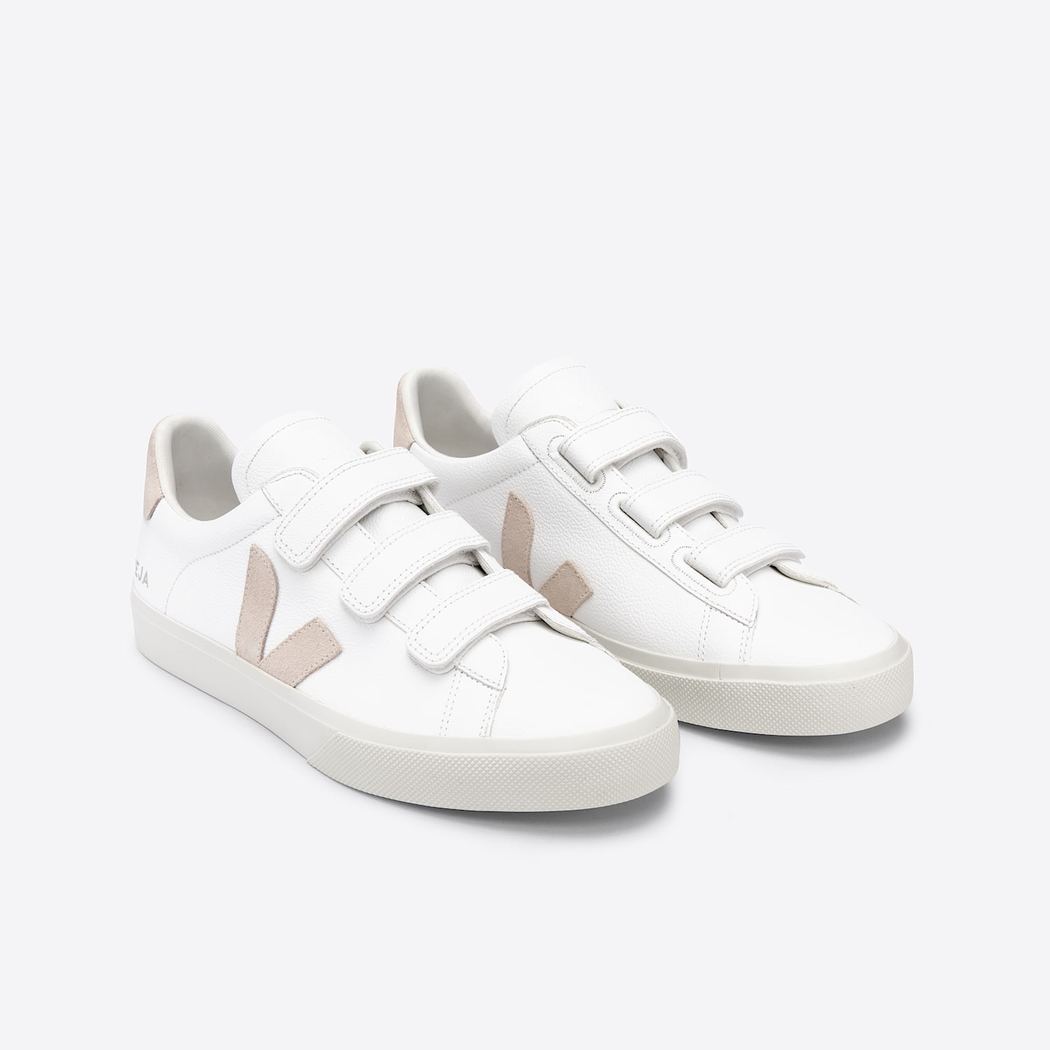 Veja RECIFE LEATHER WHITE SABLE