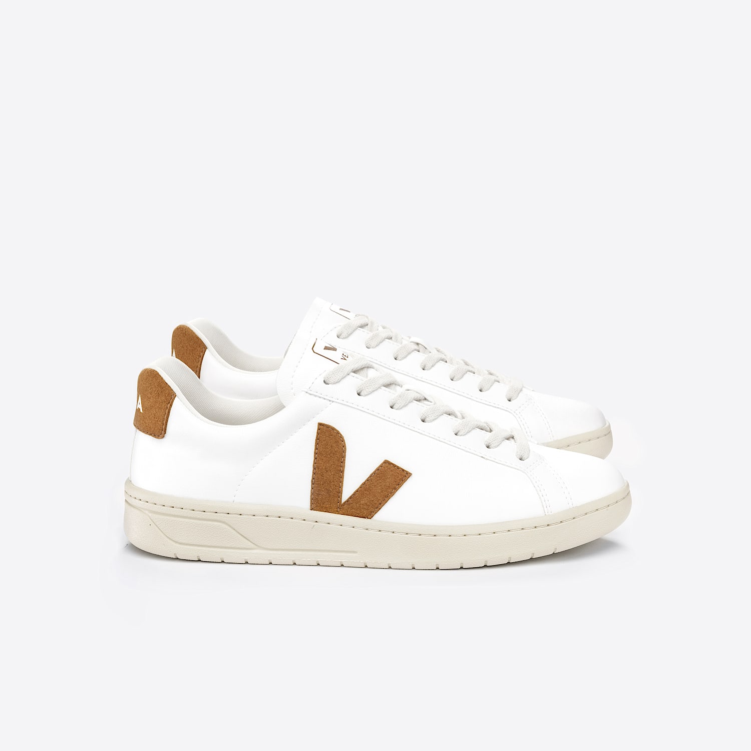 veja URCA CWL WHITE CAMEL