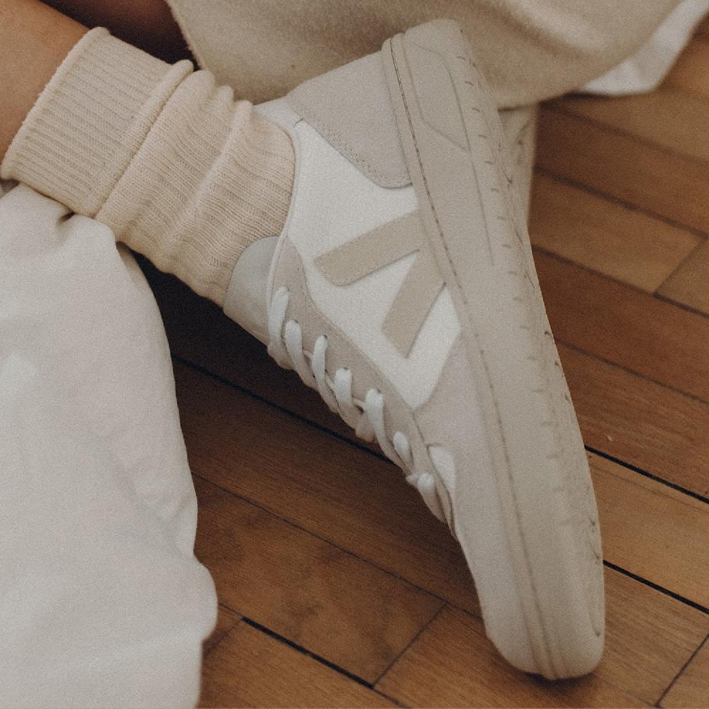 Veja V-10 B-MESH WHITE NATURAL PIERRE