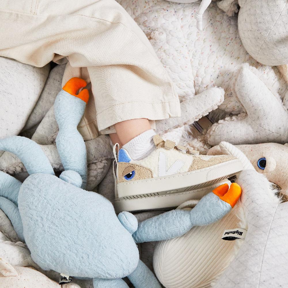 Veja V-10 FLEECE VEJA X BIGSTUFFED PURE WHITE