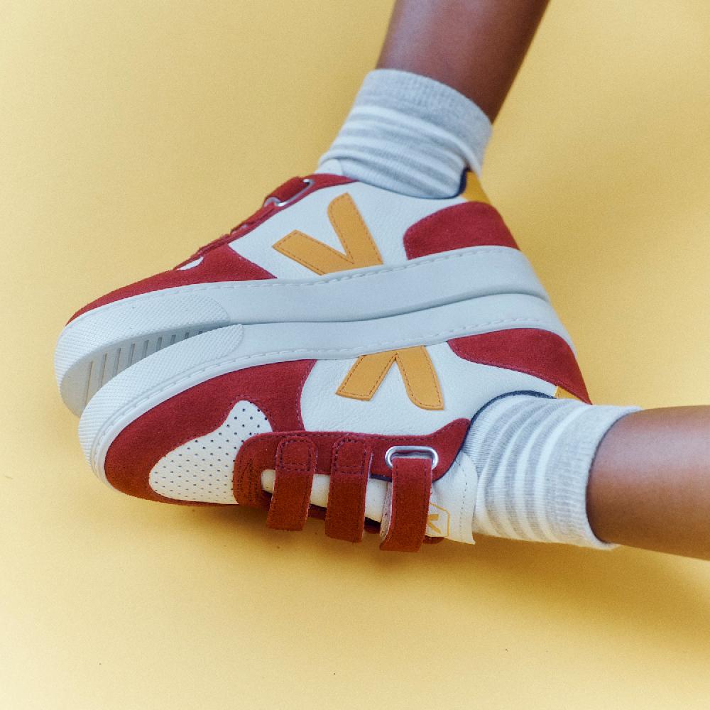 Veja V-10 LEATHER PURE OURO MARSALA