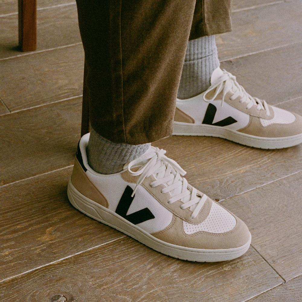 Veja V-10 LEATHER WHITE BLACK SAHARA