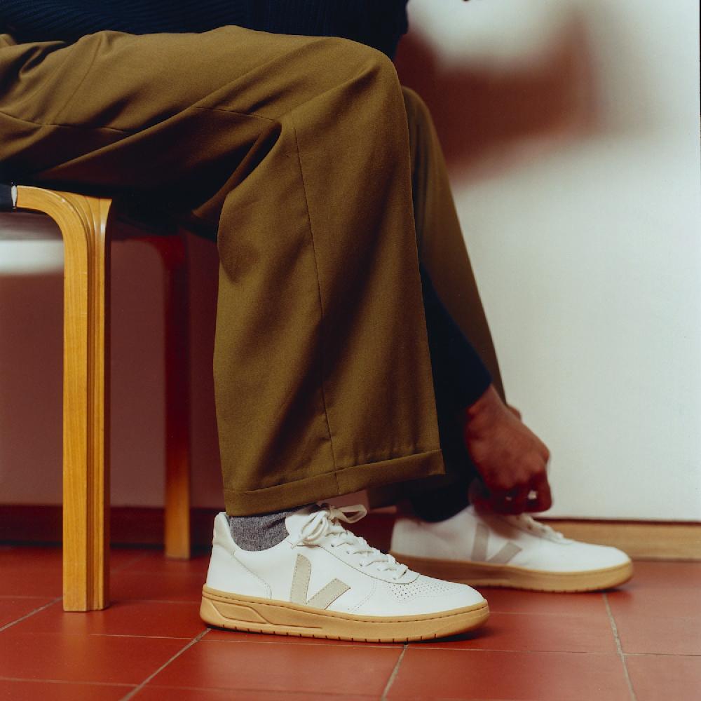 Veja V-10 LEATHER WHITE NATURAL