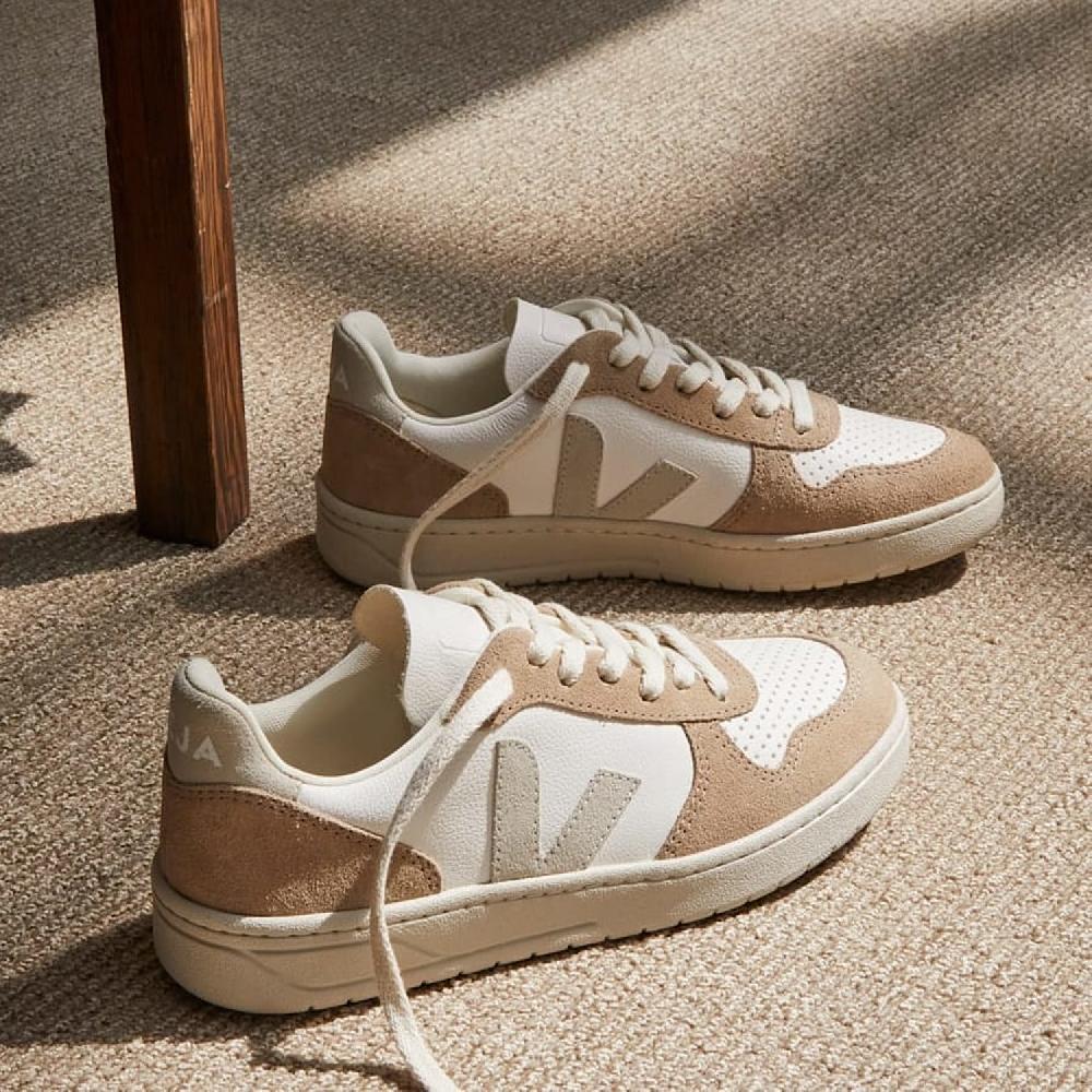 Veja V-10 LEATHER WHITE NATURAL SAHARA