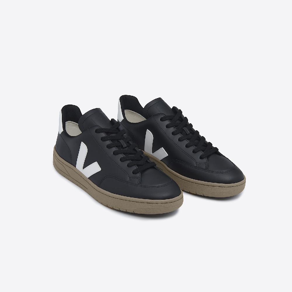 Veja V-12 LEATHER BLACK DUNE