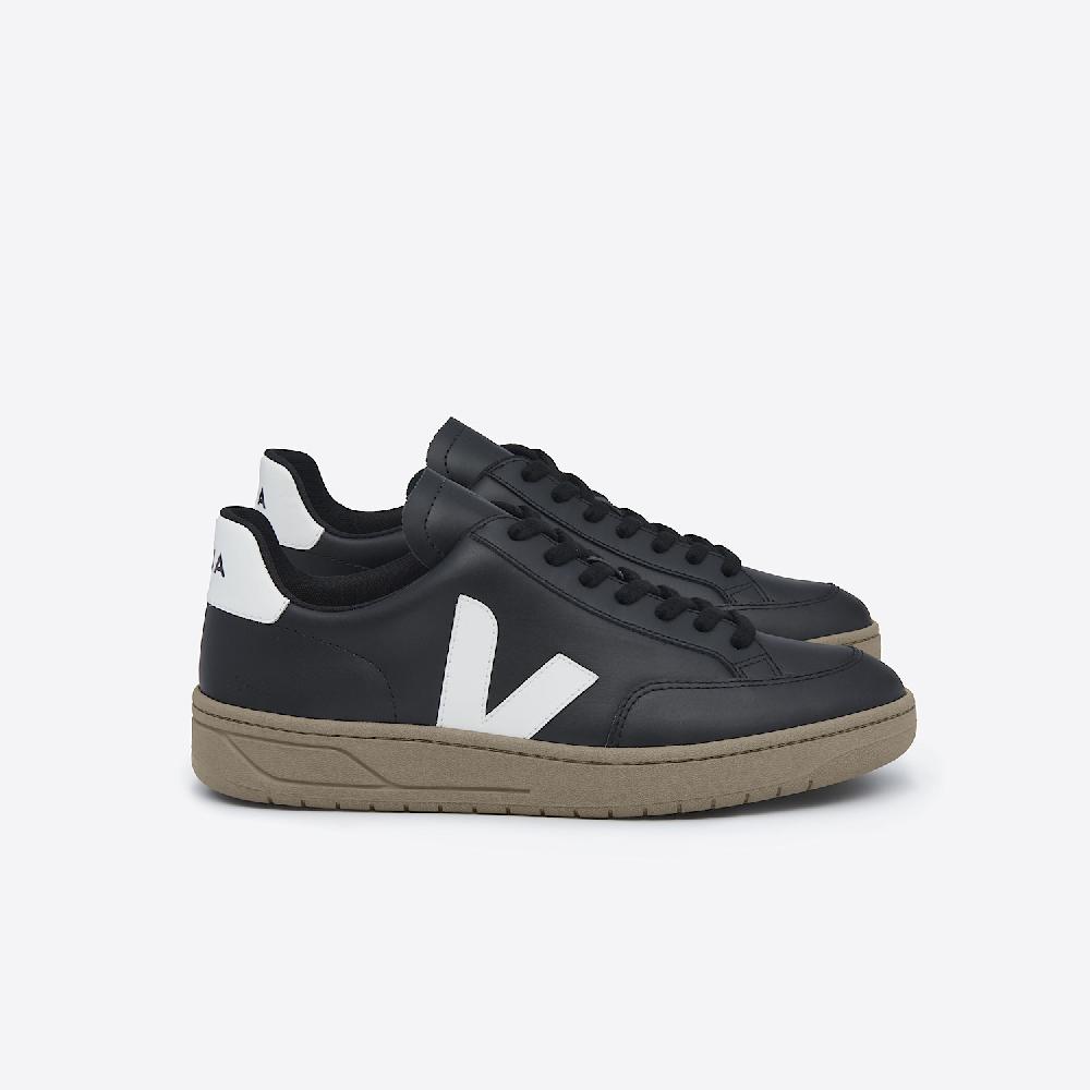 veja V-12 LEATHER BLACK DUNE