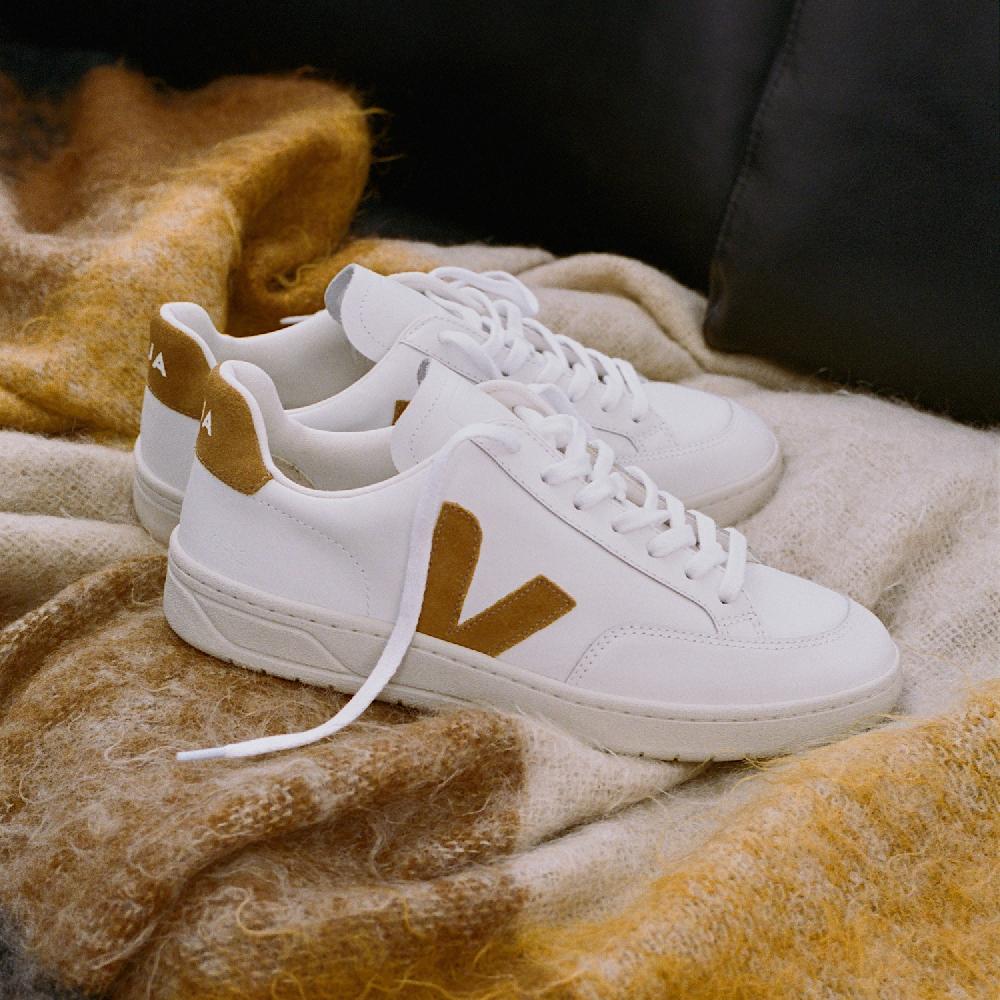 Veja V-12 LEATHER WHITE CAMEL