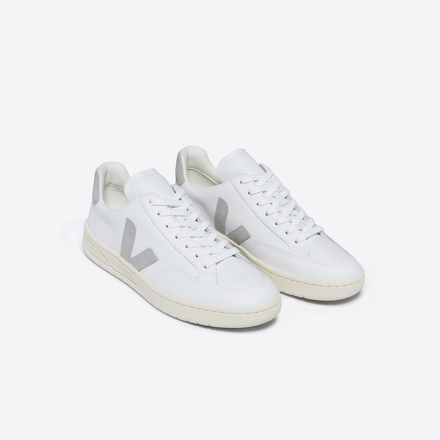 Veja V-12 LEATHER WHITE LIGHT GREY
