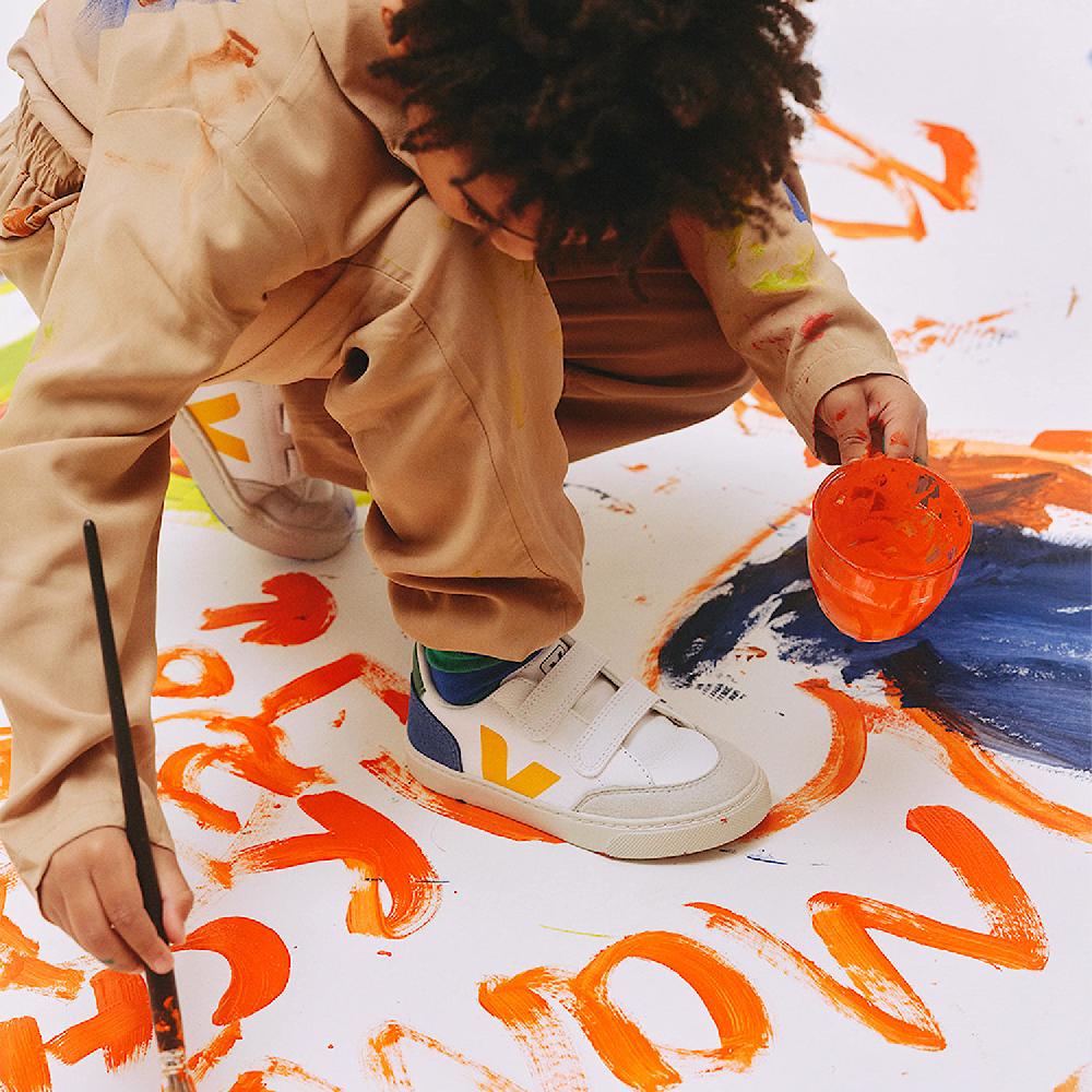 Veja V-12 LEATHER WHITE MULTICO INDIGO