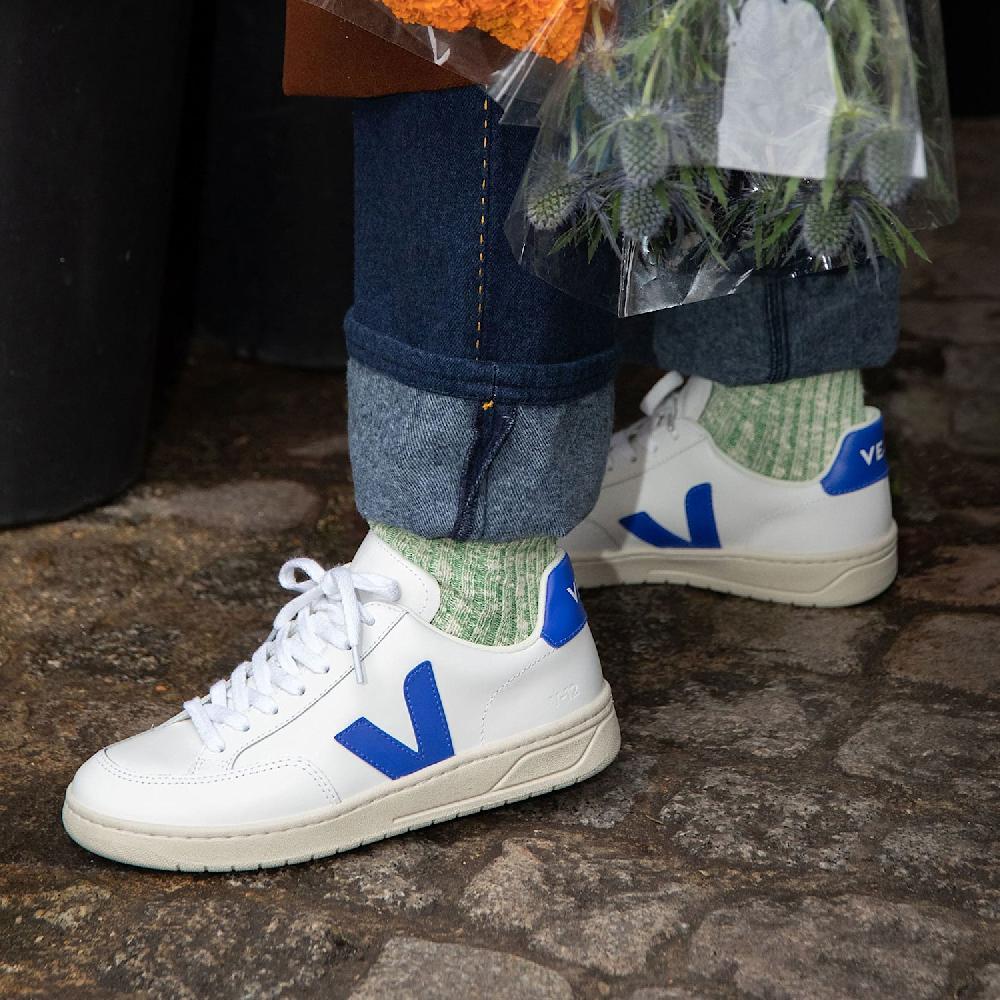 Veja V-12 LEATHER WHITE PAROS