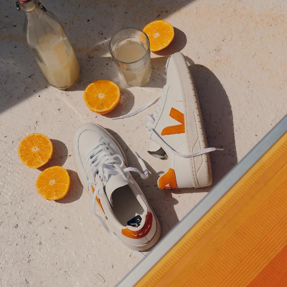 Veja V-12 LEATHER WHITE PUMPKIN