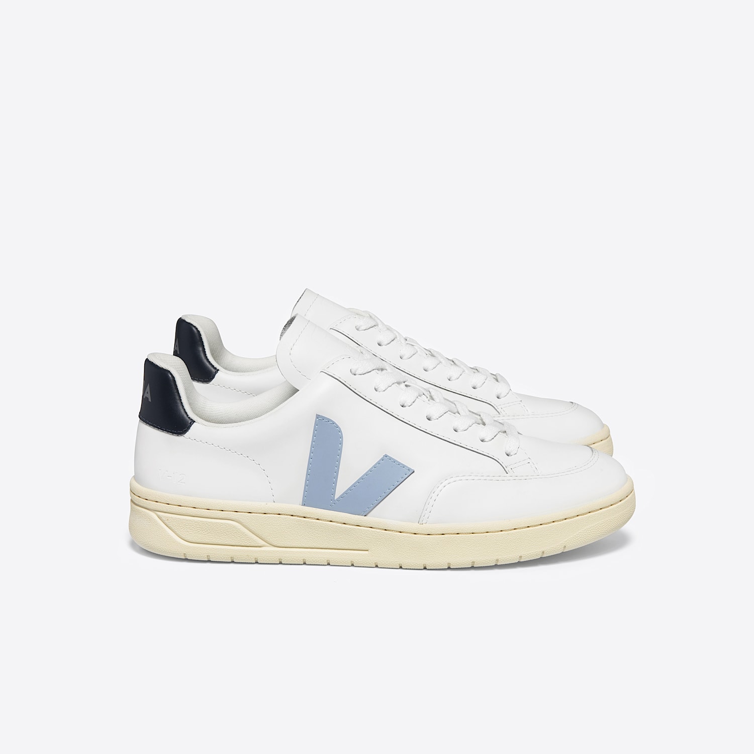 veja V-12 LEATHER WHITE STEEL NAUTICO
