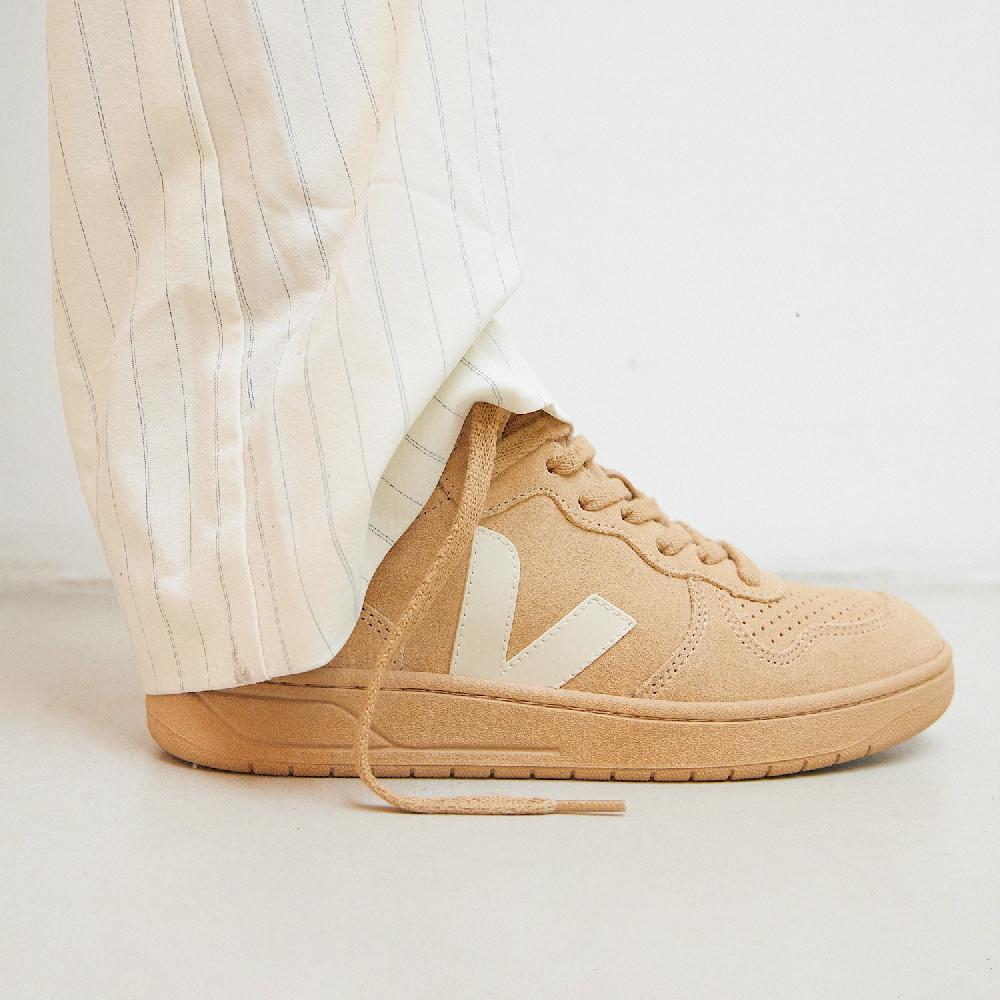 Veja V-15 SUEDE FULL DESERT