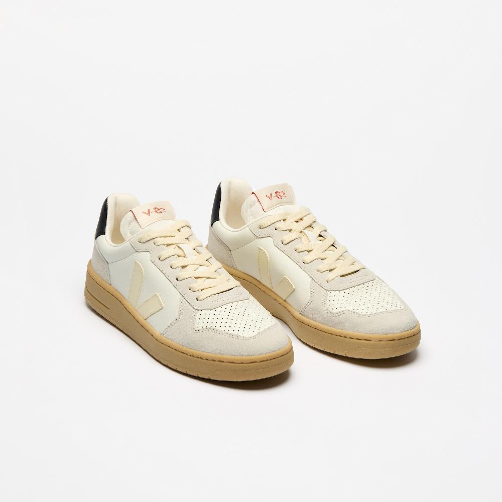 Veja V-82 LEATHER PURE CALCAIRE BLACK