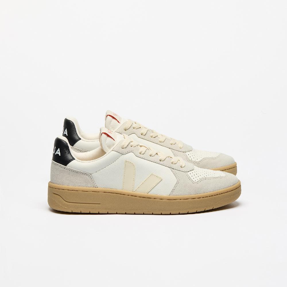 veja V-82 LEATHER PURE CALCAIRE BLACK