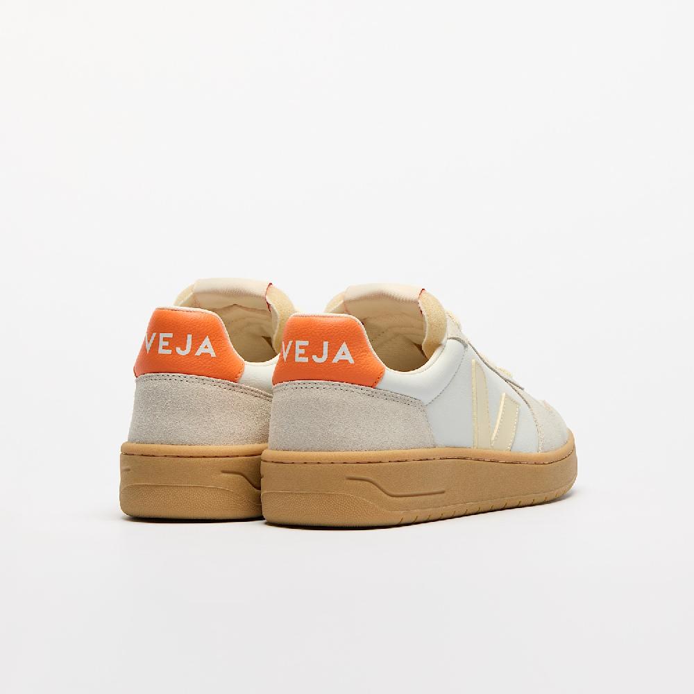Veja V-82 LEATHER PURE CALCAIRE FURY