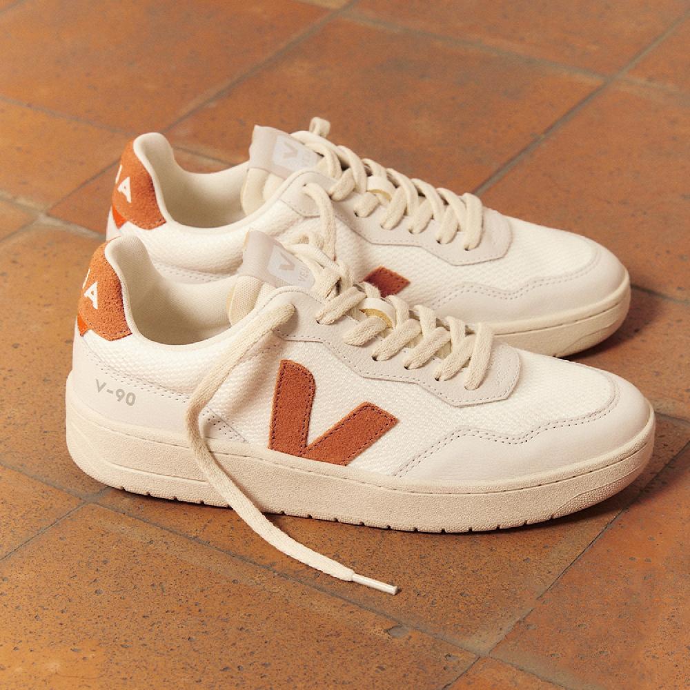 Veja V-90 B-MESH WHITE UMBER