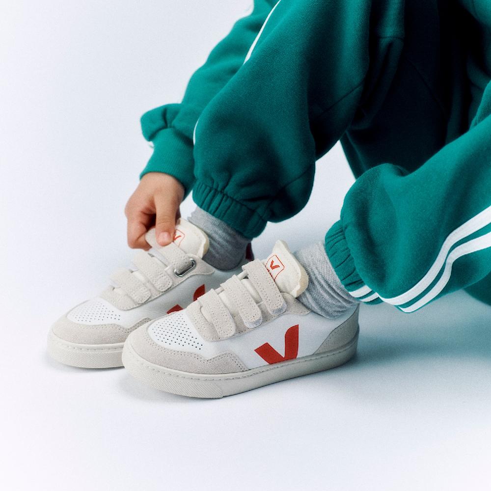 Veja V-90 LEATHER WHITE PEKIN