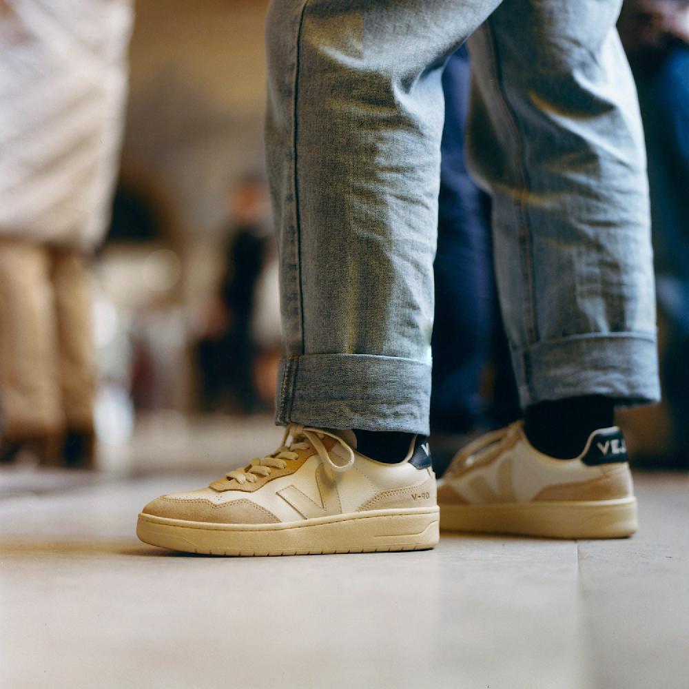 Veja V-90 LEATHER WHITE PIERRE NAUTICO