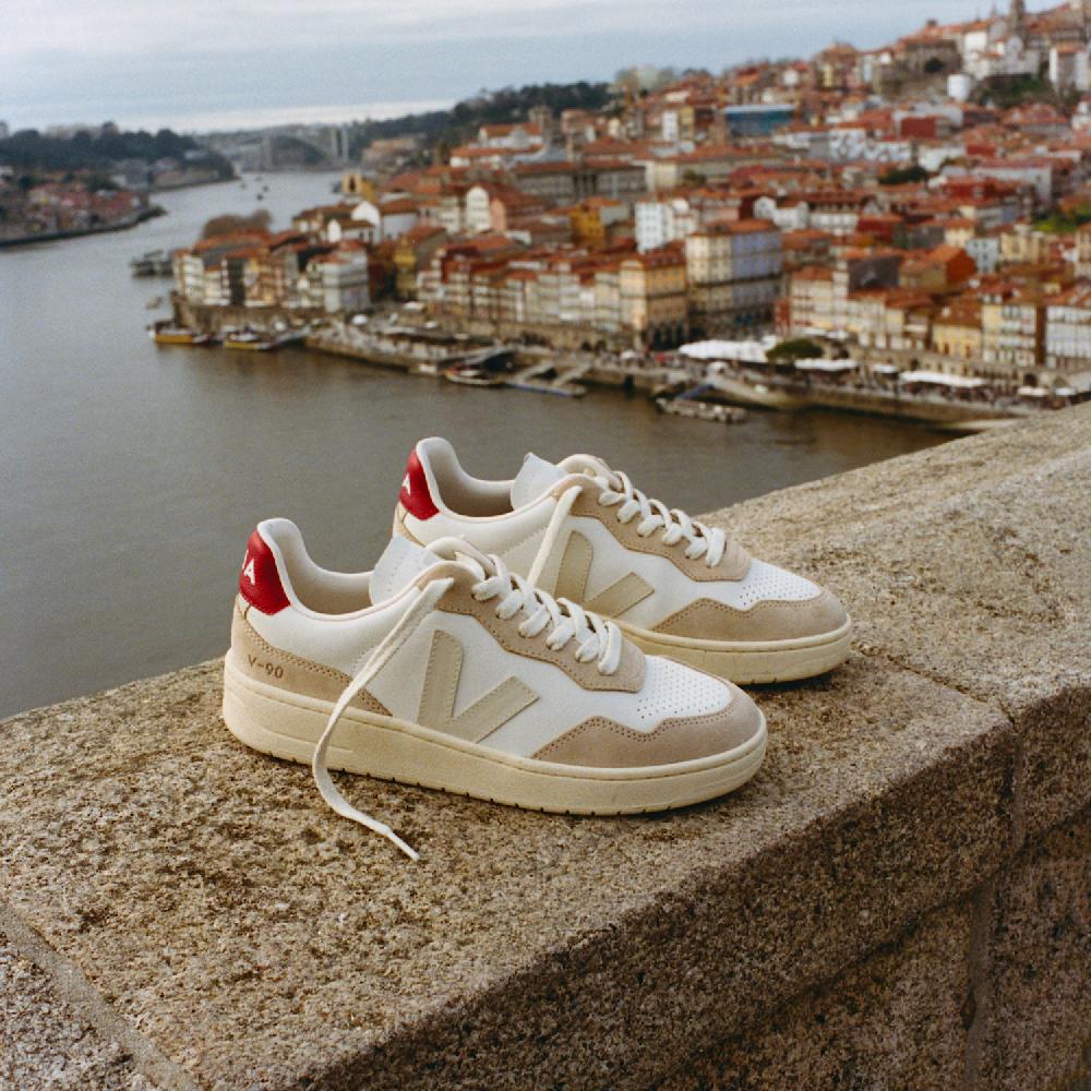 Veja V-90 LEATHER WHITE PIERRE PEKIN