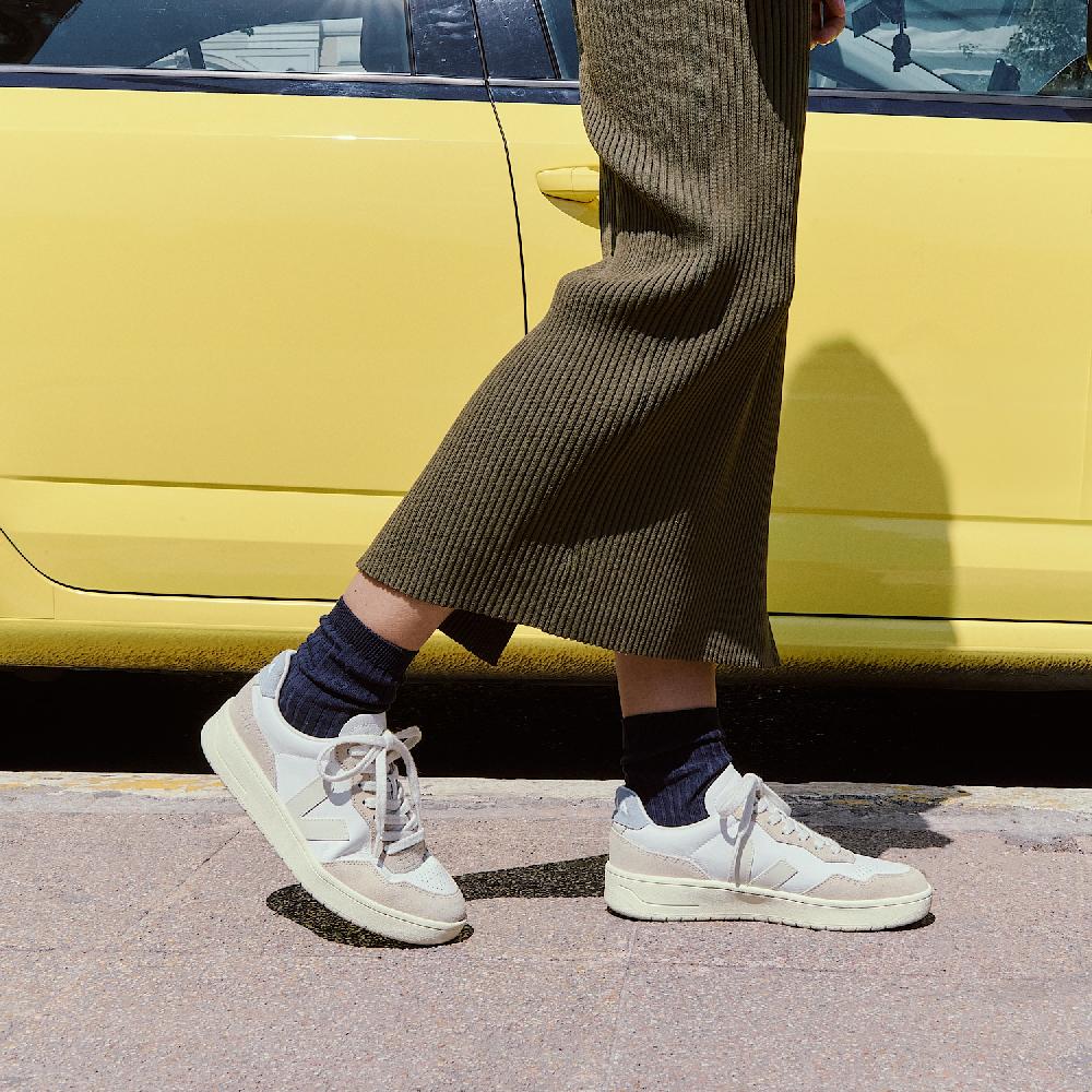 Veja V-90 LEATHER WHITE PIERRE STEEL