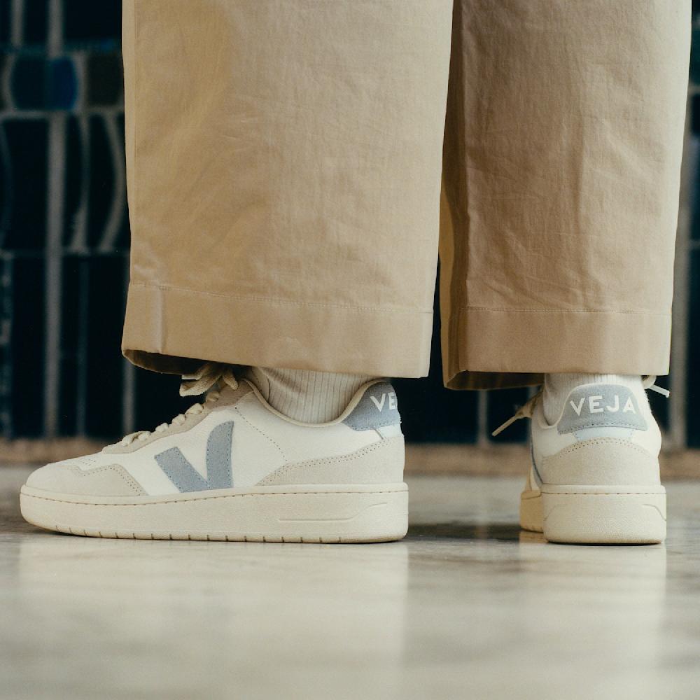 Veja V-90 LEATHER WHITE STEEL