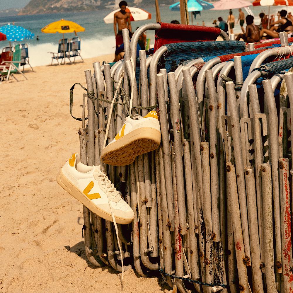 Veja V-90 LEATHER WHITE TOSCANE NATURAL