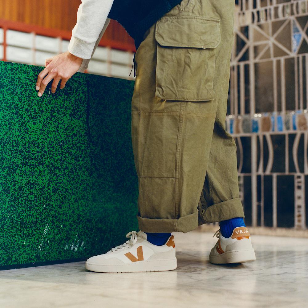 Veja V-90 LEATHER WHITE UMBER