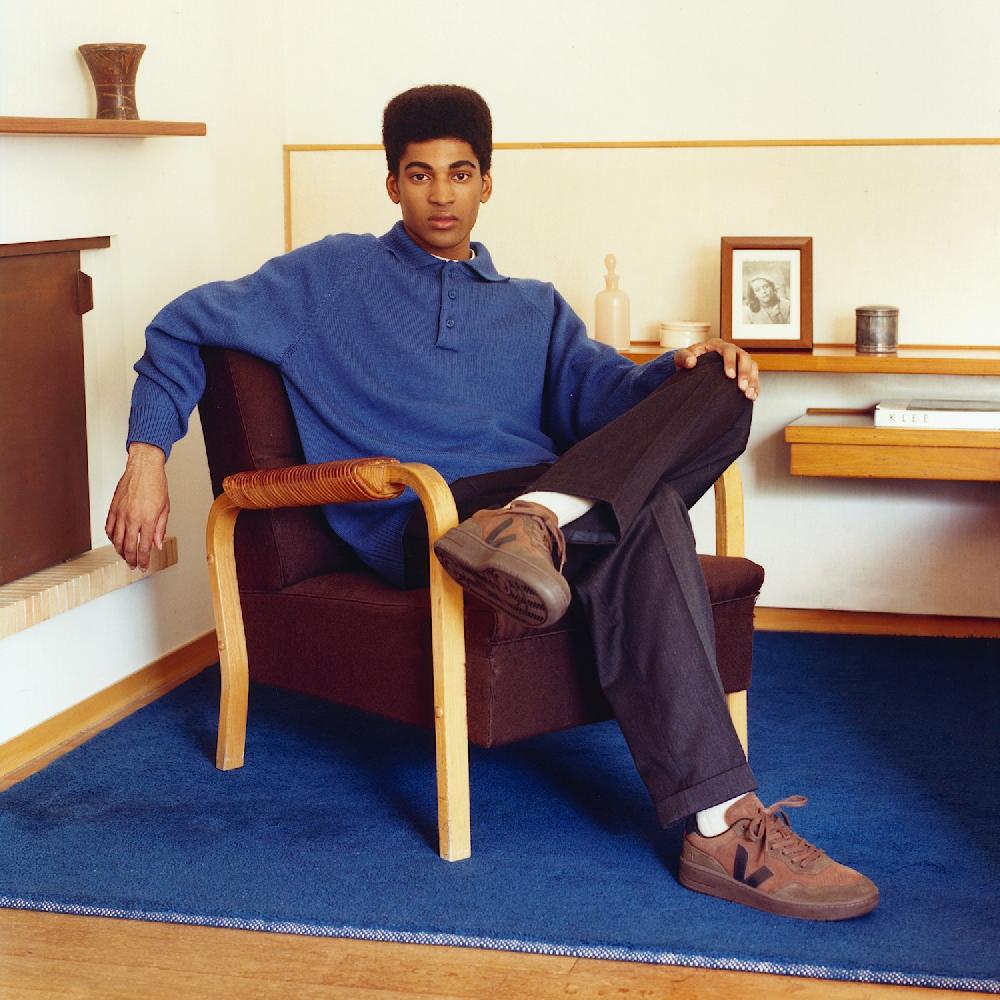 Veja V-90 SUEDE WALNUT BLACK