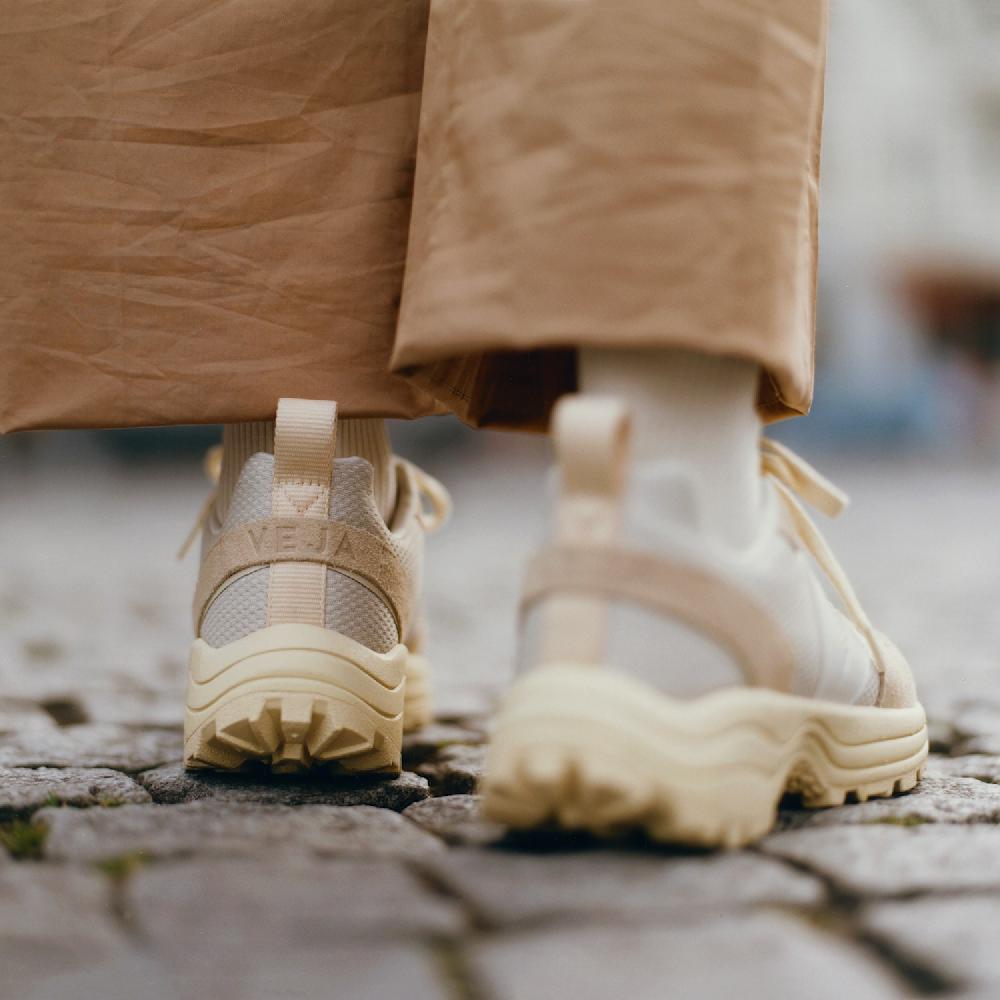 Veja VENTURI ALVEOMESH NATURAL WHITE BUTTER