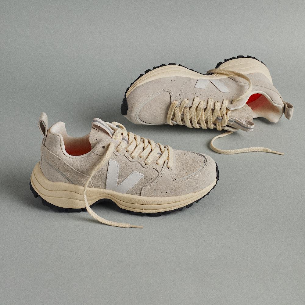 Veja VENTURI SUEDE NATURAL WHITE