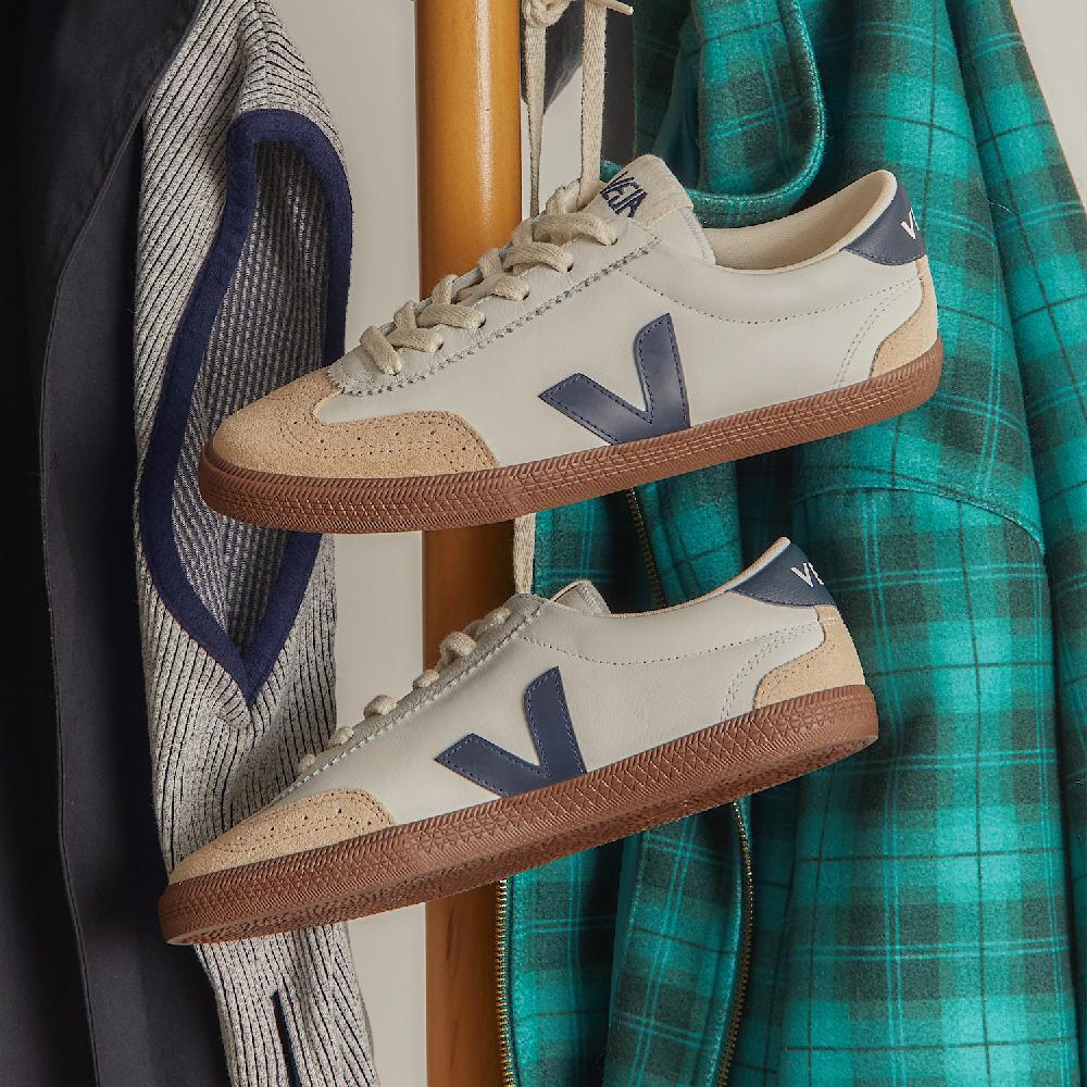 Veja VOLLEY LEATHER WHITE NAUTICO BARK