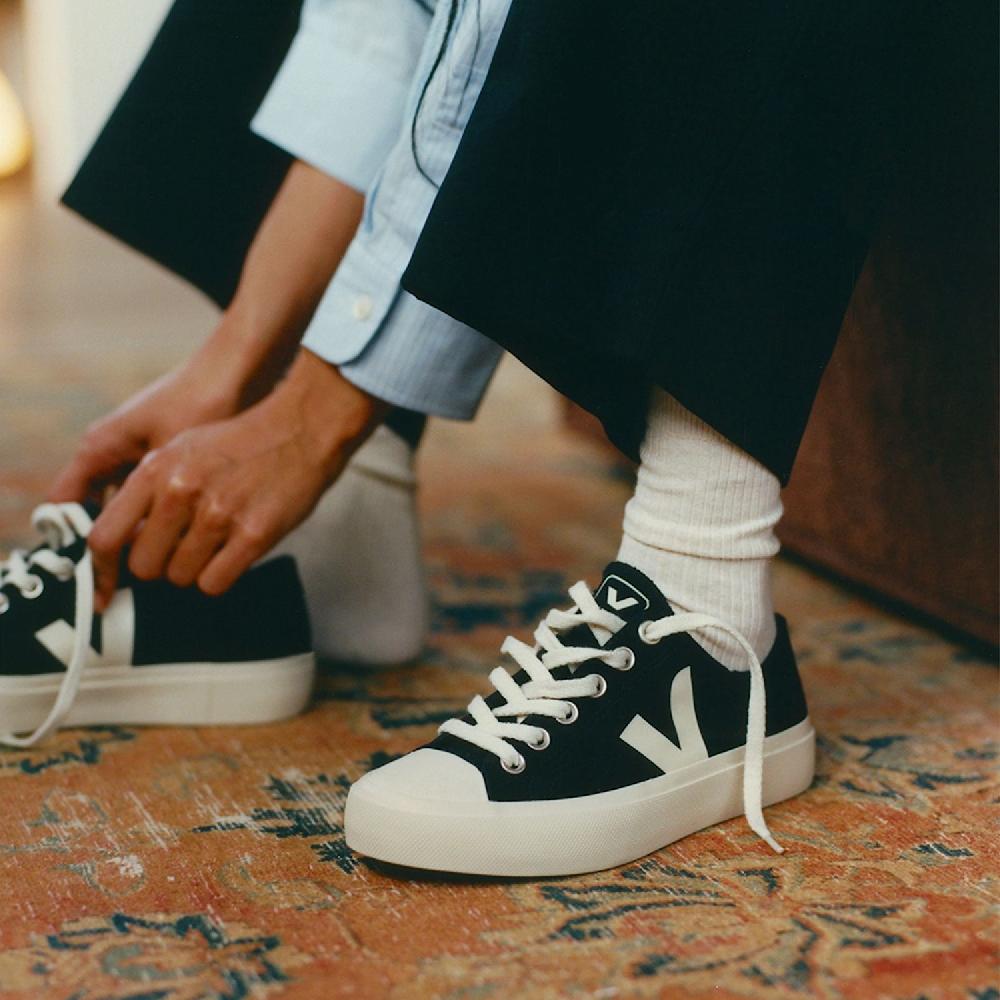 Veja WATA II LOW CANVAS BLACK PIERRE