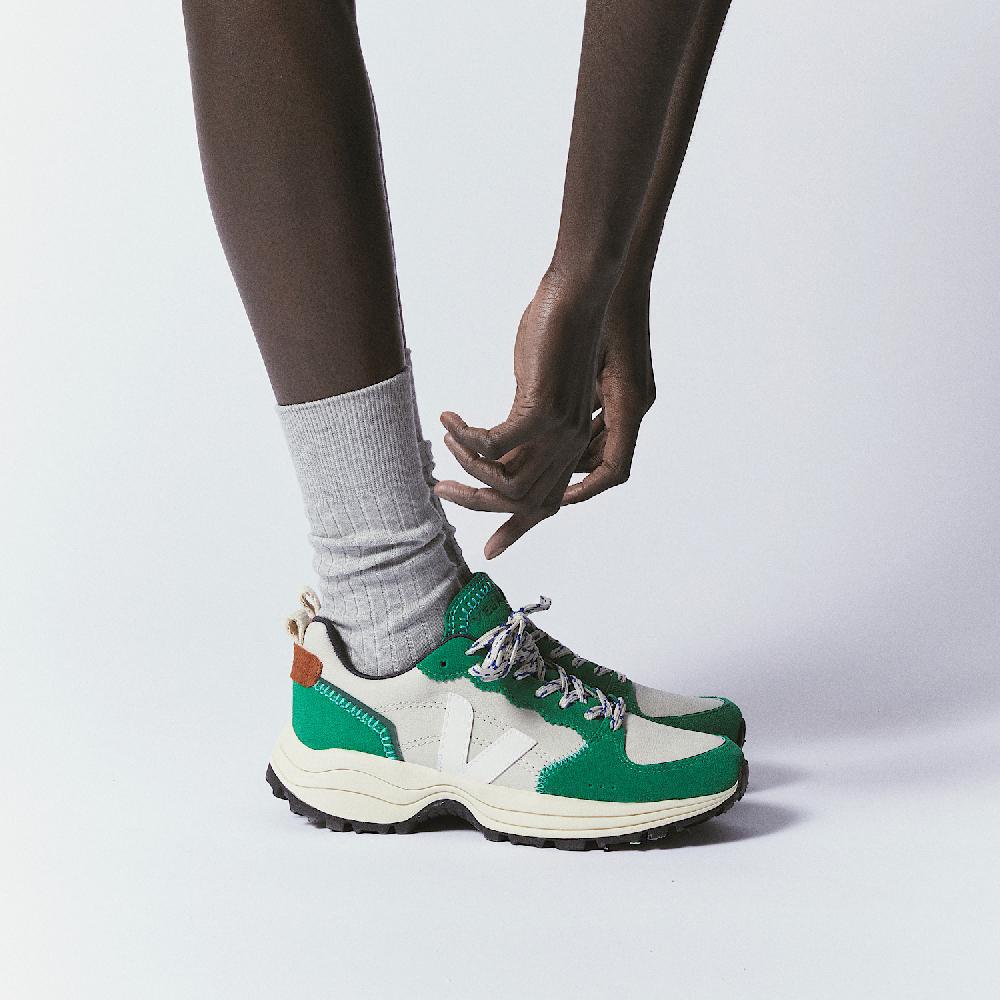 Veja VENTURI II LEATHER VEJA X BIMBA Y LOLA MULTICO EMERAUDE