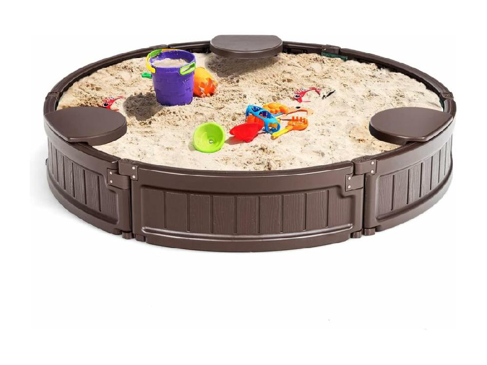 Vente Unique Bac à Sable Enfant Rond 120x120x21 Cm En Plastique Avec Couvercle Etanche Bâche Intégrée Sièges Doublure Inférieure Marron